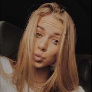 Meet your Posher, Camryn